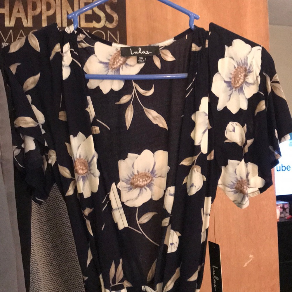 Brand new LuLus wrap dress!!